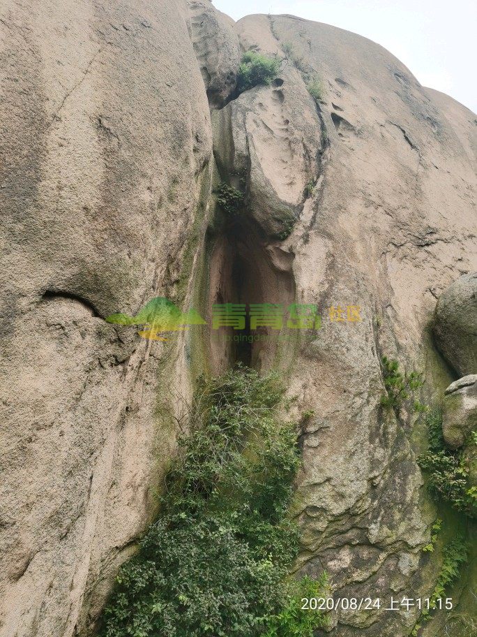 青岛市戴家山顶上的阴阳石,世间奇石,惟妙惟肖!