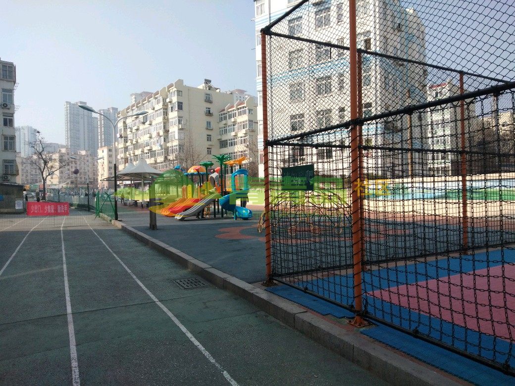 青岛市市北区体育街,没有了往日的健身场景,希望疫情尽快过去